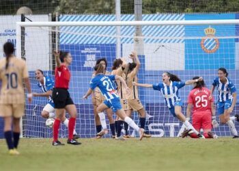 Sin cambios en el grupo de cabeza de la Liga F y con ajuste en la zona intermedia de la tabla