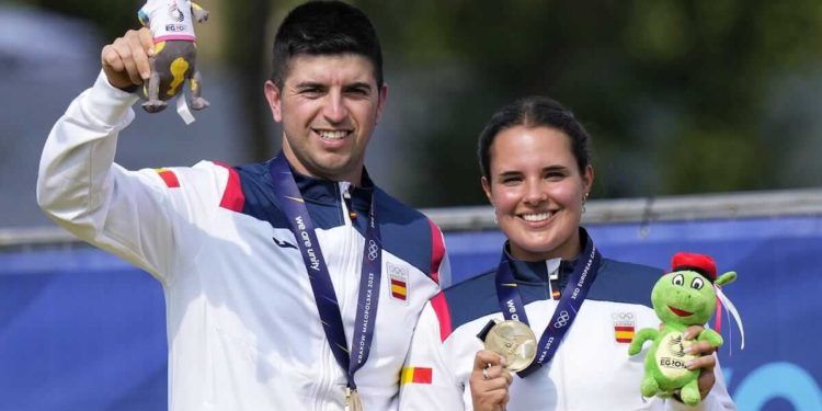Elia Canales y Miguel Alvariño se adjudican el oro en arco recurvo por equipos mixtos