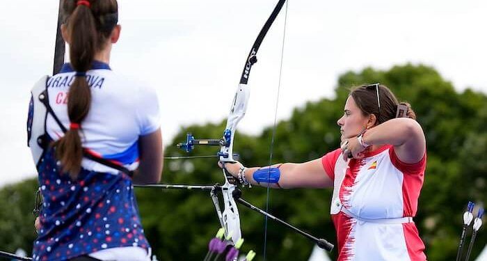 Elia Canales y Pablo Acha logran la clasificación para octavos en el mixto de tiro con arco