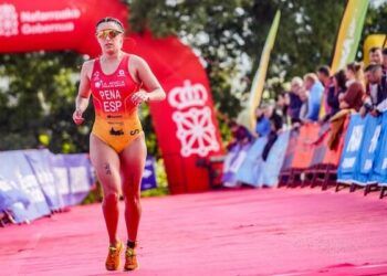 Gemma Valentina, bronce en Élite, y Elsa Pena, bronce en sub’23, en el Europeo de acuatlón