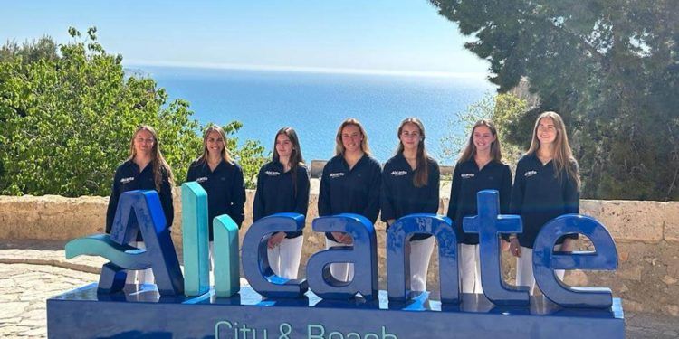 Alicante acogerá la final de la Liga de vela femenina con las mejores regatistas de España