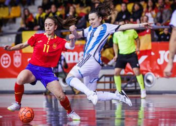 España se impone por la mínima a Argentina