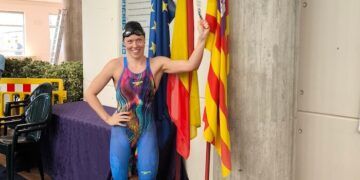 Estella Tonrath, récord de España y mínima para el Mundial de Singapur en el 200 espalda