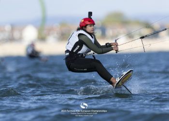La vela olímpica regresa al Mar Menor después de 24 años con la Formula Kite