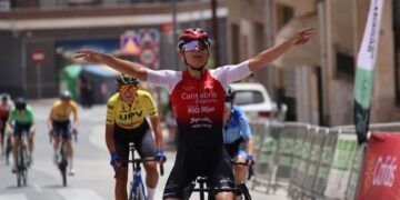 Eva Anguela ganó en Abanilla y es nueva líder de la Copa de España Cofidis de ciclismo