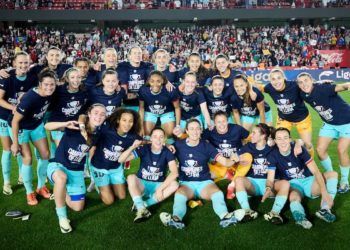 El Barcelona alza su noveno título de Liga