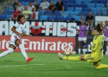 Schröder y Caicedo apagaron al Ajax y el Real Madrid estará en la fase liga de la Champions