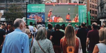 Iberdrola activa ‘fan zones’ en Benidorm, Almería y A Coruña para apoyar a España en la Eurocopa