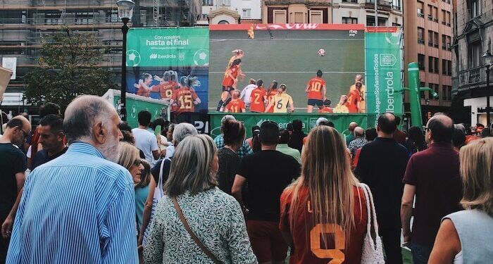 Iberdrola activa ‘fan zones’ en Benidorm, Almería y A Coruña para apoyar a España en la Eurocopa