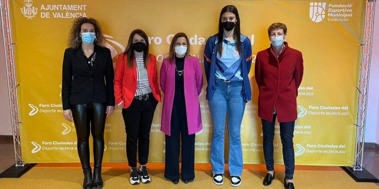 Deporte femenino, ayudas municipales y colaboración público privada en el Foro Ciudades del Deporte