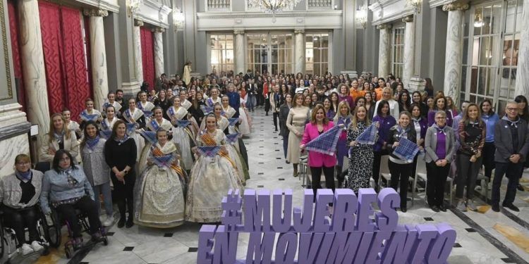 València homenajeó al deporte femenino en un acto multitudinario y polideportivo