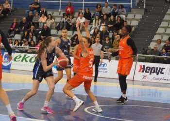 Valencia Basket se impuso por la mínima ante IDK Euskotren y la Fonteta decidirá