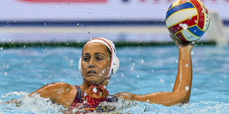 España logra una victoria sólida ante China para cerrar la primera fase