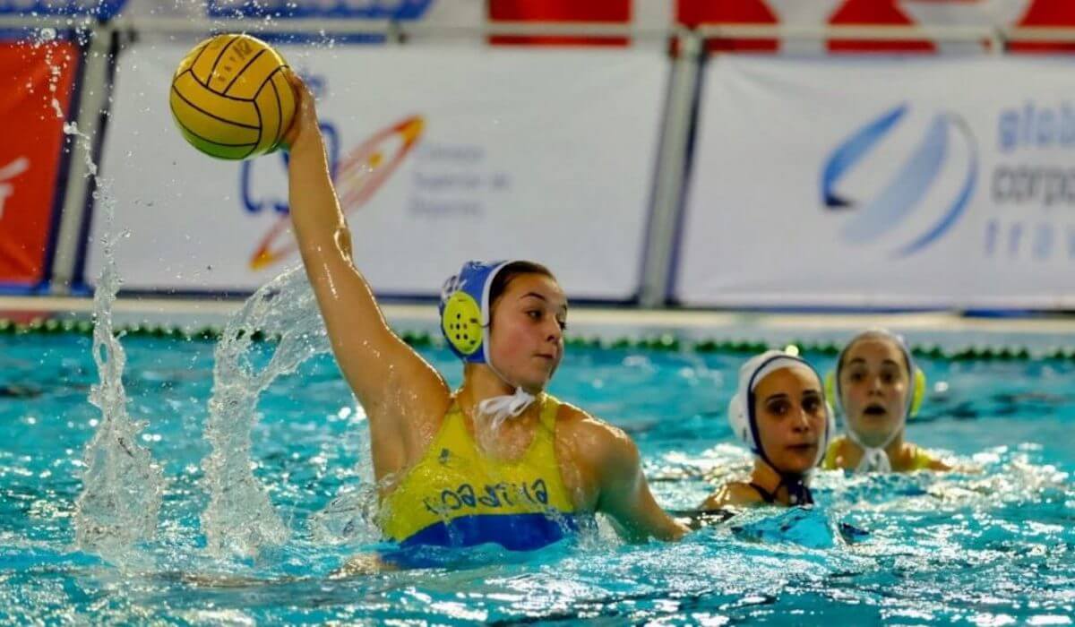 Sabadell y Mataró no ceden en el liderato de la DHF de waterpolo