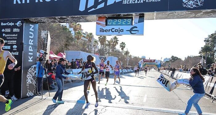 La keniana Hellen Ekalale ganó la 10K Valencia