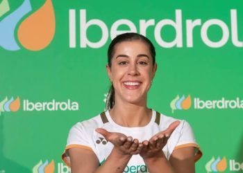 Iberdrola honra la trayectoria y el legado de Carolina Marín en el pabellón en el que inició su camino en el bádminton