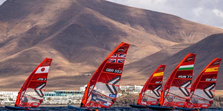 El viento del Norte desafía a la flota de la Lanzarote International Regatta