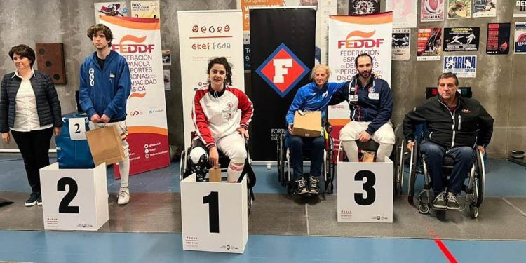 Judith Rodríguez, campeona de España de esgrima en silla en florete