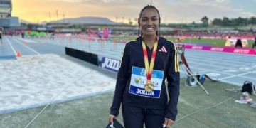Jaël Sakura Bestué, campeona de España en 200 y mínima para los Juegos de París