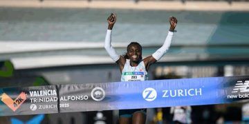 Joyciline Jepkosgei firmó la mejor marca mundial del año en el Maratón de Valencia