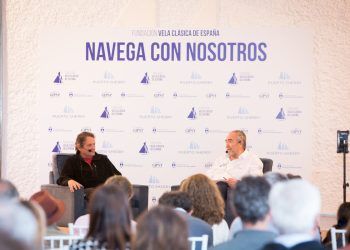 Joan Vila impresionó a una sala abarrotada en la primera entrevista del ciclo Navega con Nosotros de la Fundación Vela Clásica de España