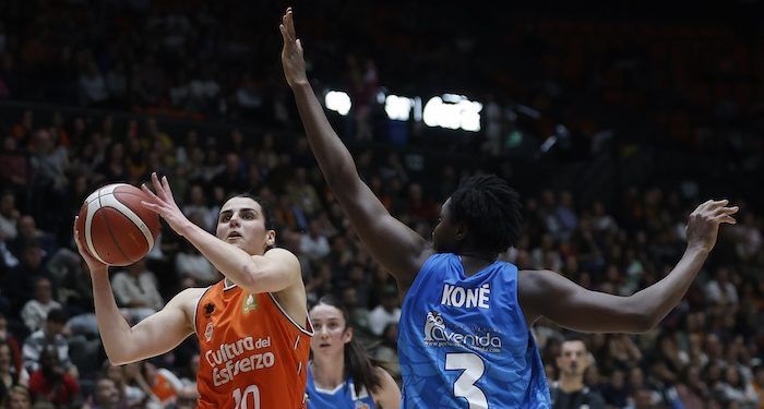 Avenida se impuso a Valencia para agarrar el liderato y el average