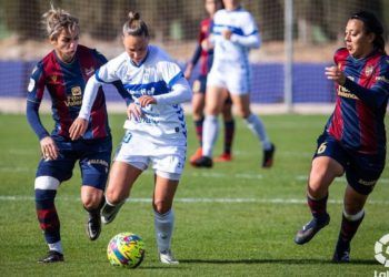 El Levante resuelve con goles de Redondo y Andonova ante el Tenerife