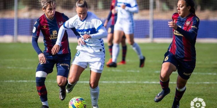 El Levante resuelve con goles de Redondo y Andonova ante el Tenerife