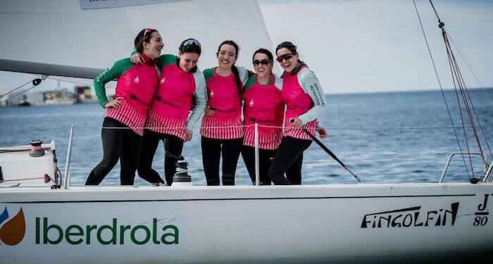 El equipo del RCN Valencia Solgreen ganó el primer evento de la Liga Iberdrola de vela