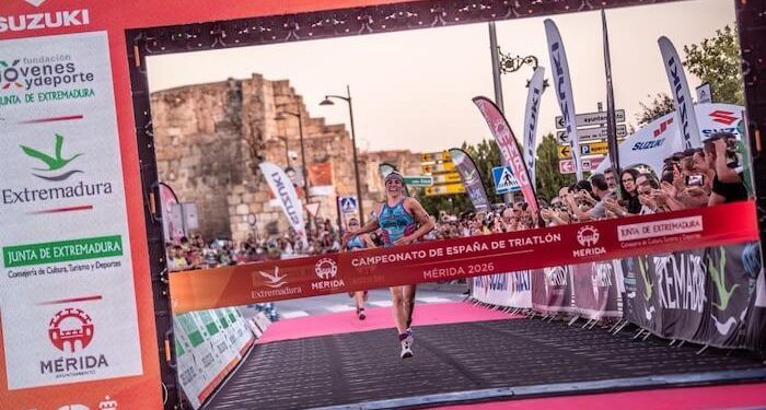 Maite Jiménez-Orta se adjudicó la victoria en el campeonato de España de triatlón 2026 en Mérida