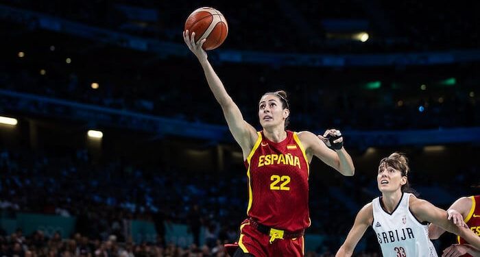 España hizo pleno ante Serbia en la primera fase y llega invicta a París