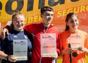 María Zamora e Irene Cerdá, en el podio del nacional promesas paralímpicas de atletismo