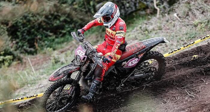 Mireia Badia llevó al equipo nacional a lo más alto en el arranque del Mundial de EnduroGP