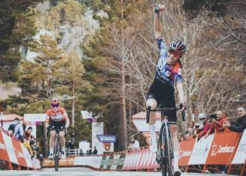 Muzic puede con Vollering en La Laguna Negra