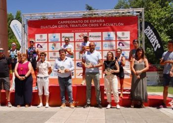 Marina Muñoz hizo doblete ganando el campeonato de España de triatlón cross en Almazán