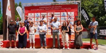 Marina Muñoz hizo doblete ganando el campeonato de España de triatlón cross en Almazán