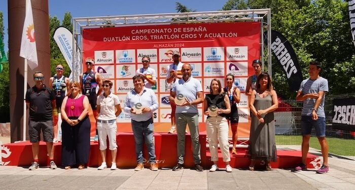 Marina Muñoz hizo doblete ganando el campeonato de España de triatlón cross en Almazán