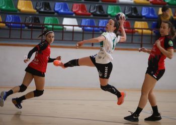 Elche se impone a Morvedre en la jornada 13 de DHF