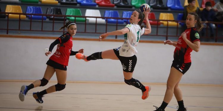 Elche se impone a Morvedre en la jornada 13 de DHF