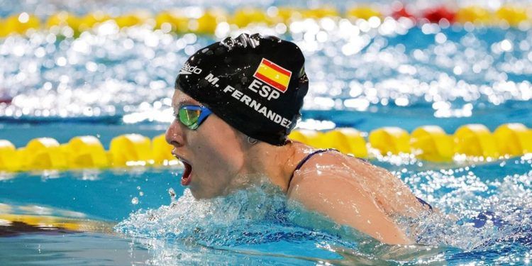 Marta Fernández, plata, y María Delgado y Nahia Zudaire, bronce, en el Mundial de natación