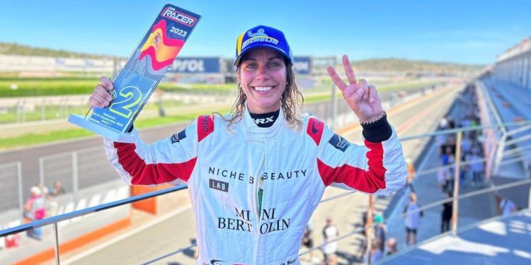 Nerea Martí, Marta Suria y Lydia Sempere brillan en el Circuit Ricardo Tormo