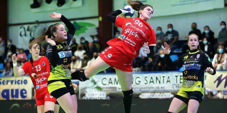 Victorias de Zuazo, Bera Bera, Porriño y Morvedre, y empate entre Guardés y Gijón en la DHF