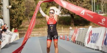 Marina Muñoz revalidó el título nacional de duatlón media distancia en Huesca