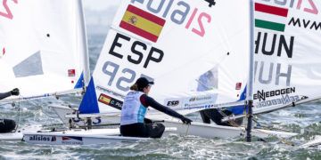 España busca su novena plaza olímpica para París en el Mundial de ILCA6