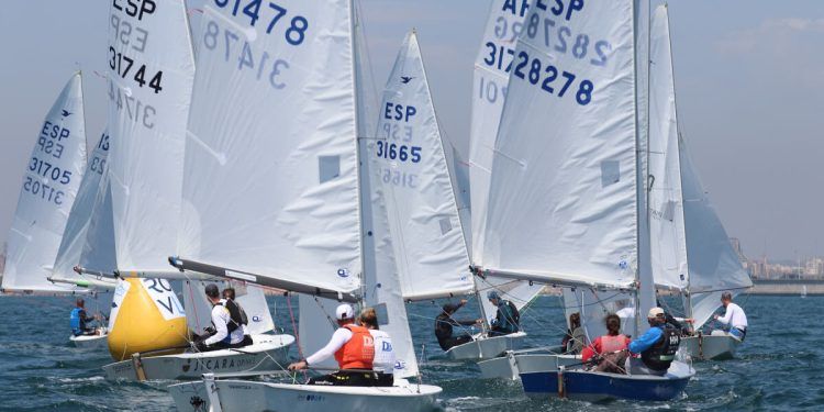 El Real Club Náutico de Valencia organiza el Mundial TAP Juvenil de Snipe