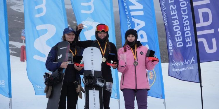 Naia Aramendia, campeona de España Movistar de snowboardcross (SBX) en Sierra Nevada