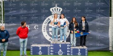 Natalia Domínguez e Inés Ameneiro fueron la primera tripulación femenina en la Olympic Week de 420 en Alicante