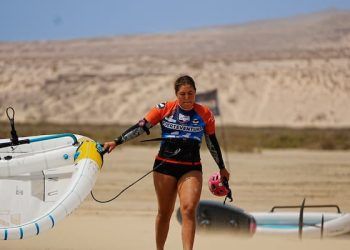 Nia Suardiaz registró tres triunfos en el FreeFly-Slalom de Sotavento en Fuerteventura