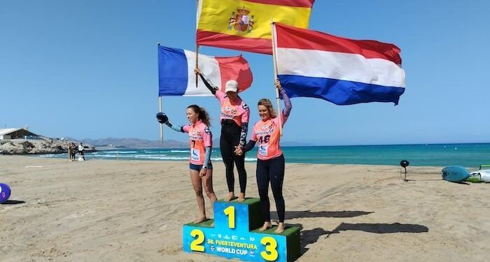 Nia Suardiaz, campeona mundial de Wingfoil Freefly-Slalom
