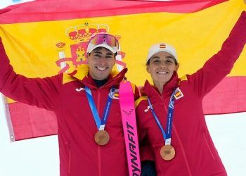 Ana Alonso y Oriol Cardona, bronce en relevo mixto de esquí de montaña en los Juegos de Invierno